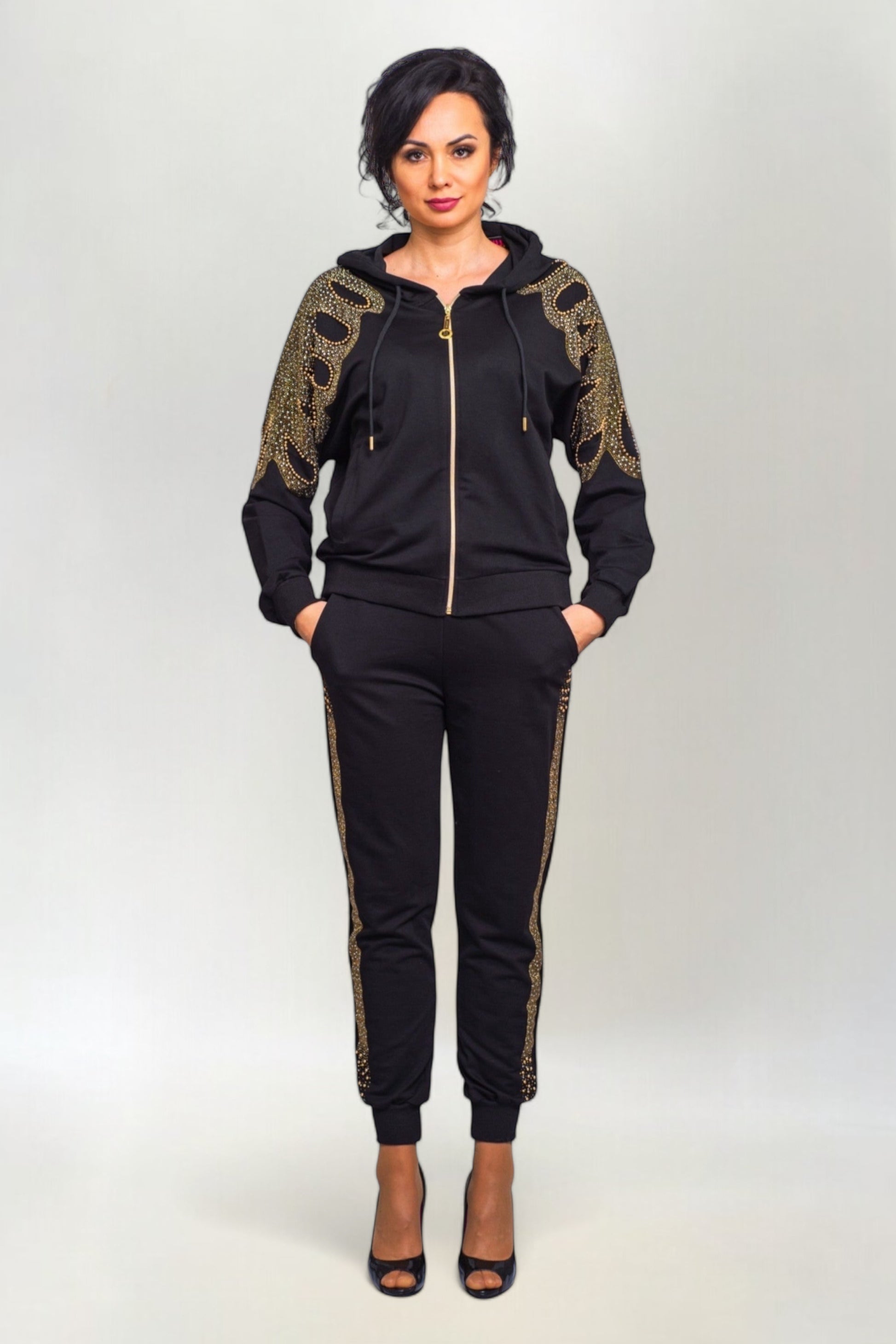 Komplet Dresowy ze Złotą Aplikacją z Cyrkonii