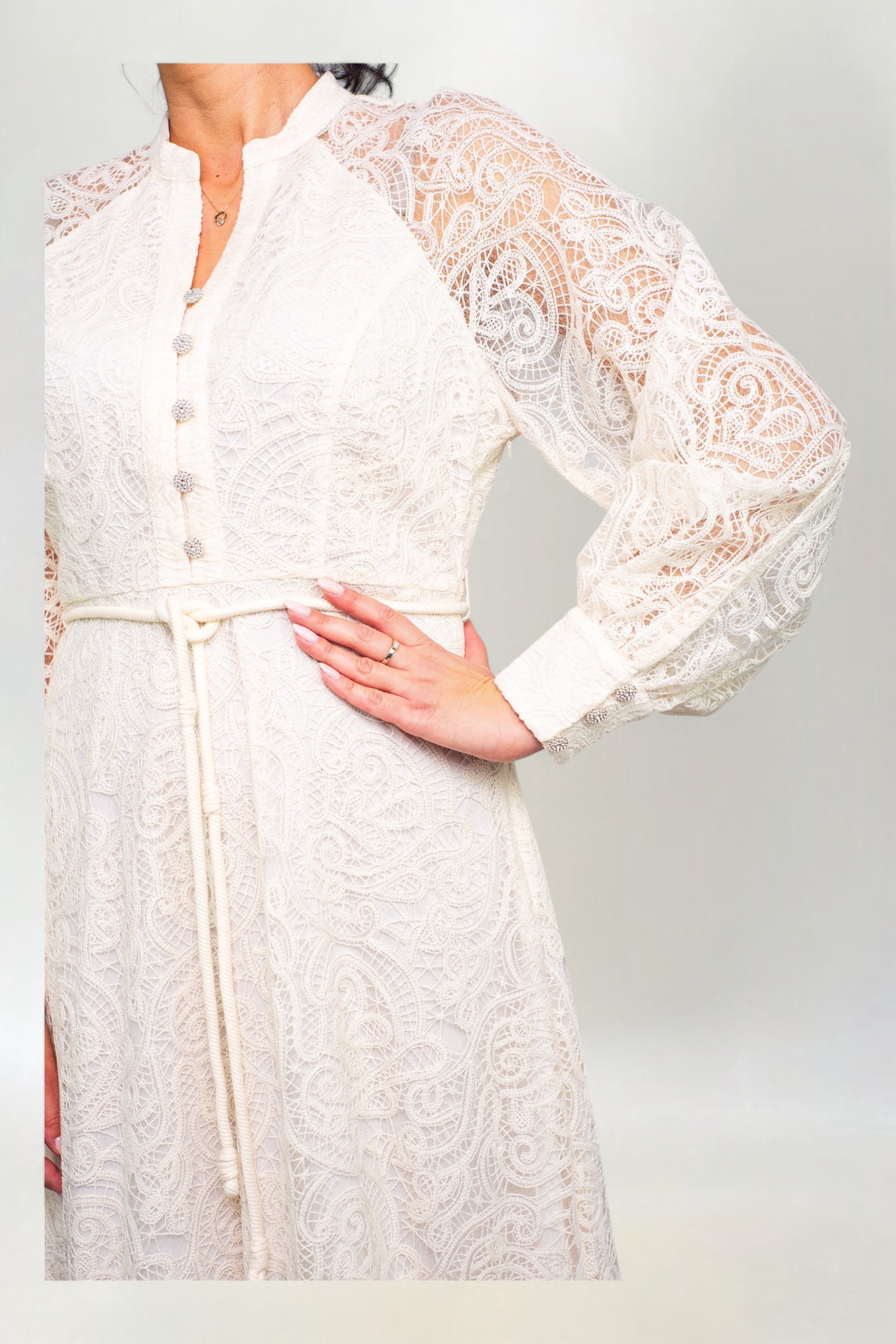 Sukienka Koronkowa z Guzikami z Cyrkonii Ecru