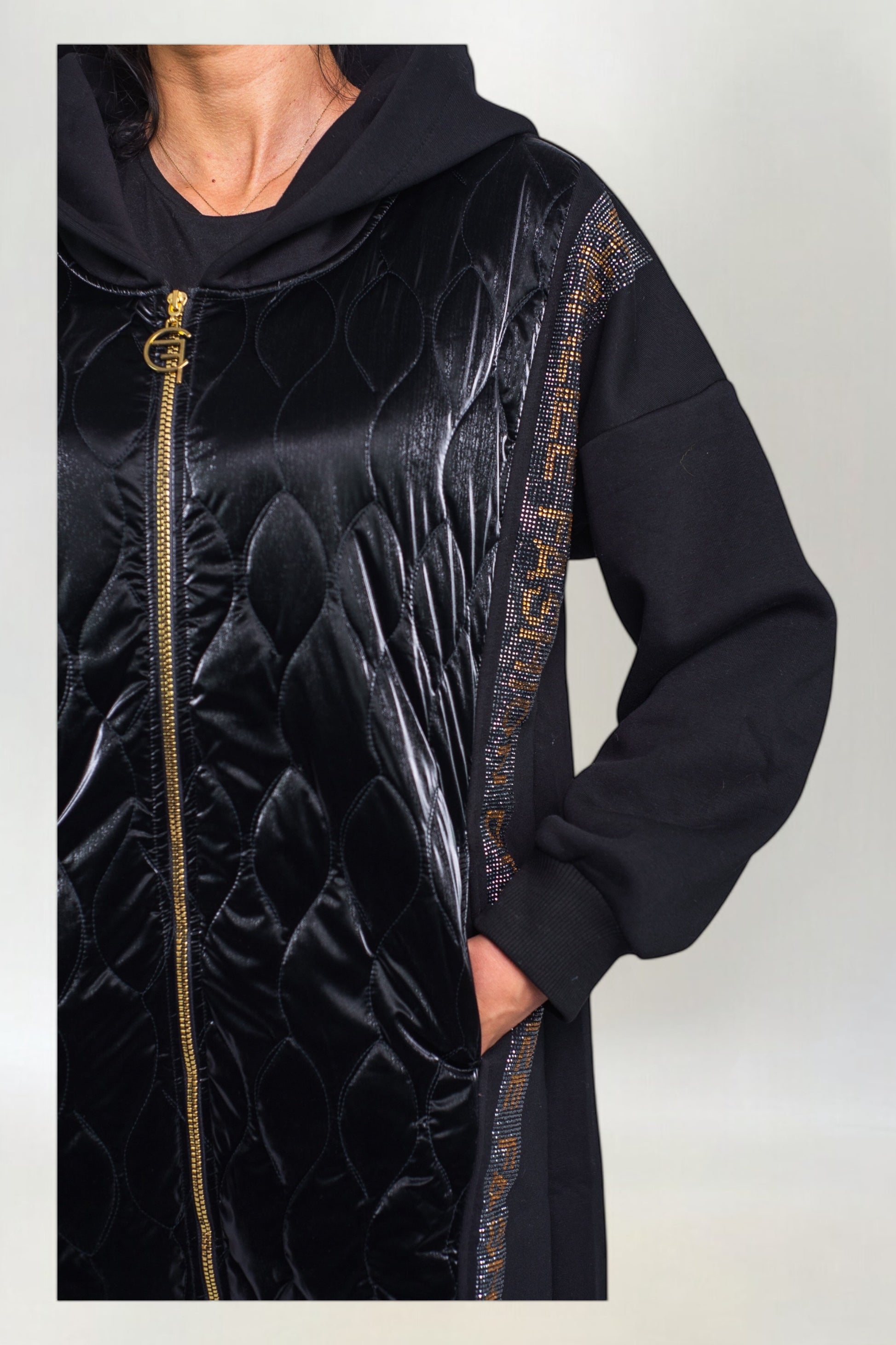 Elegancki Płaszcz Dresowy z Cyrkoniami