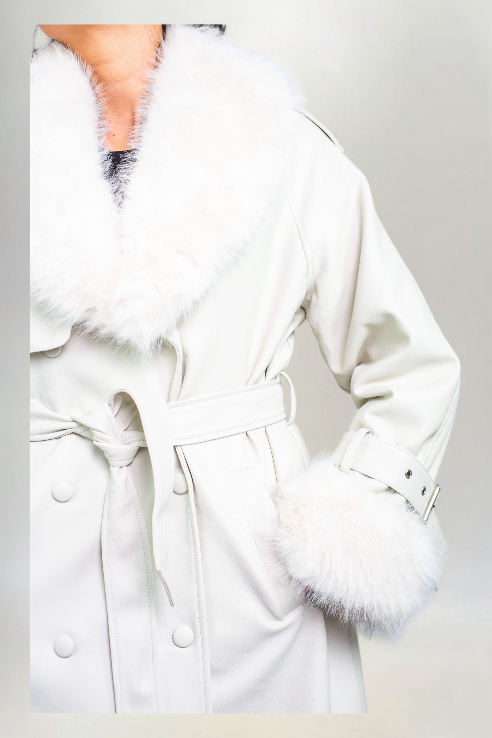Płaszcz Skórzany z Futrem Biały