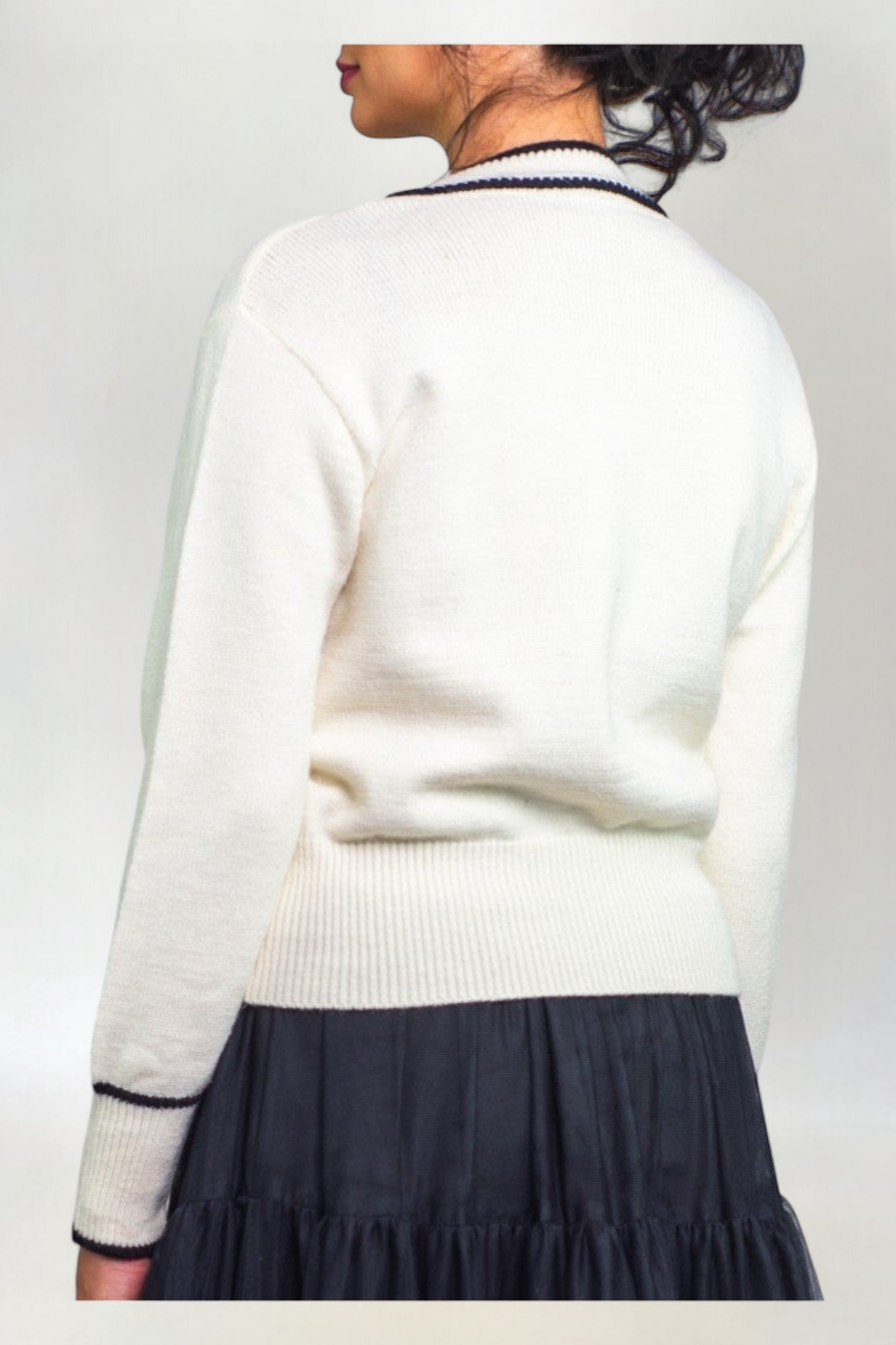 Sweter z Odpinaną Kokardą Biały