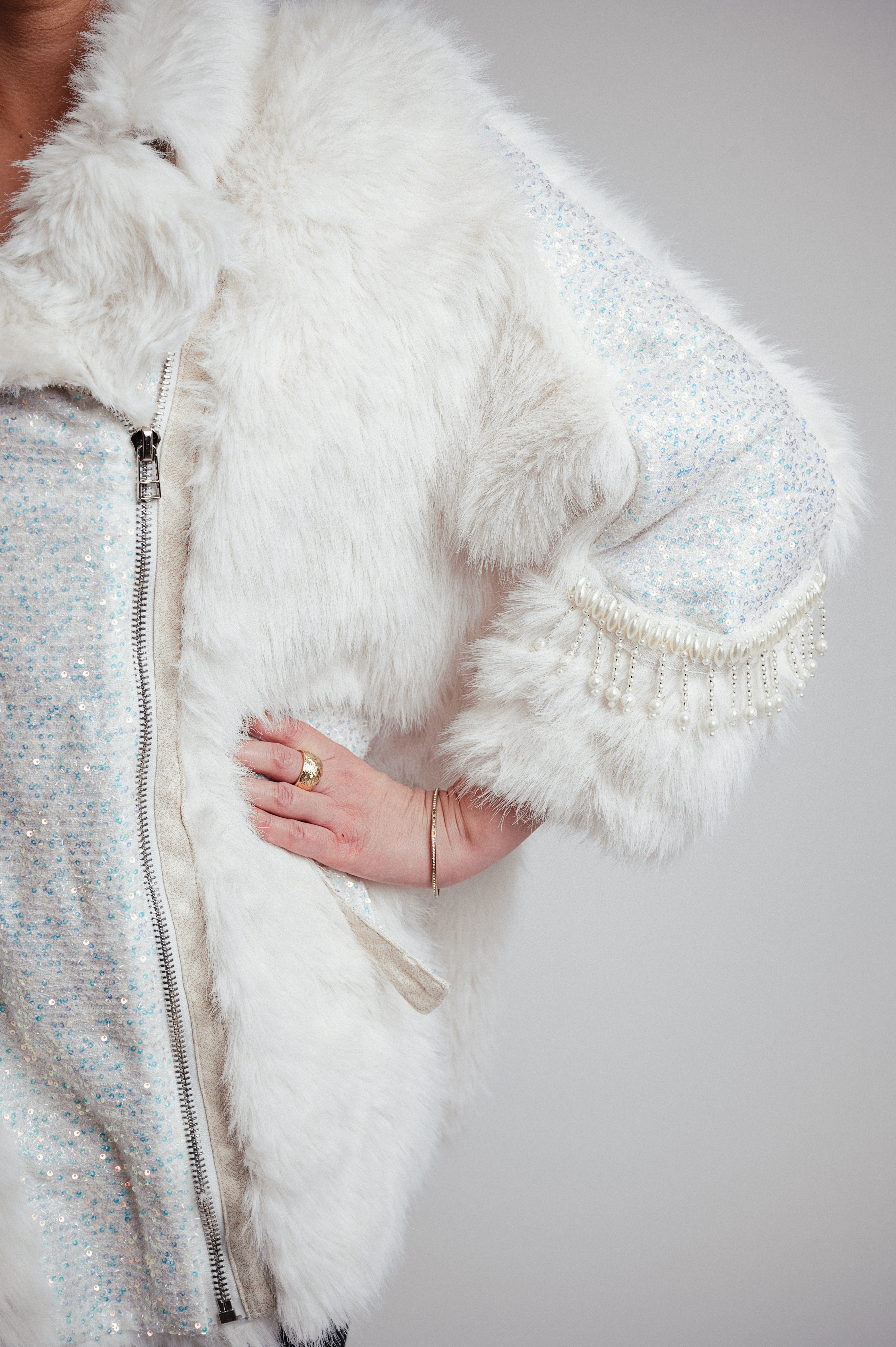 Futerko z Cekinami i Perłami Białe | Chica Unica Boutique
