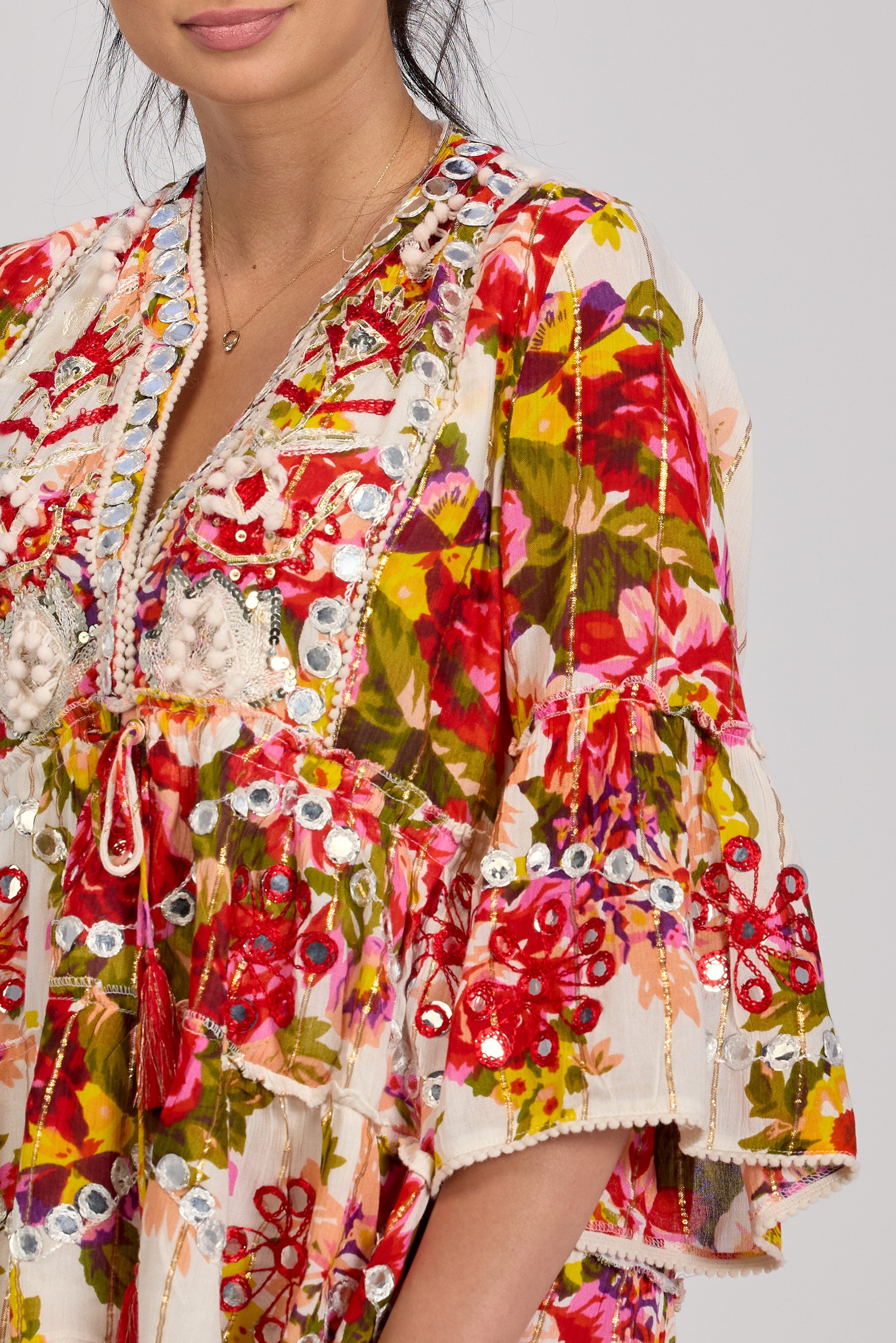 Sukienka Boho Hand Made Zdobiona Cekinami Biała