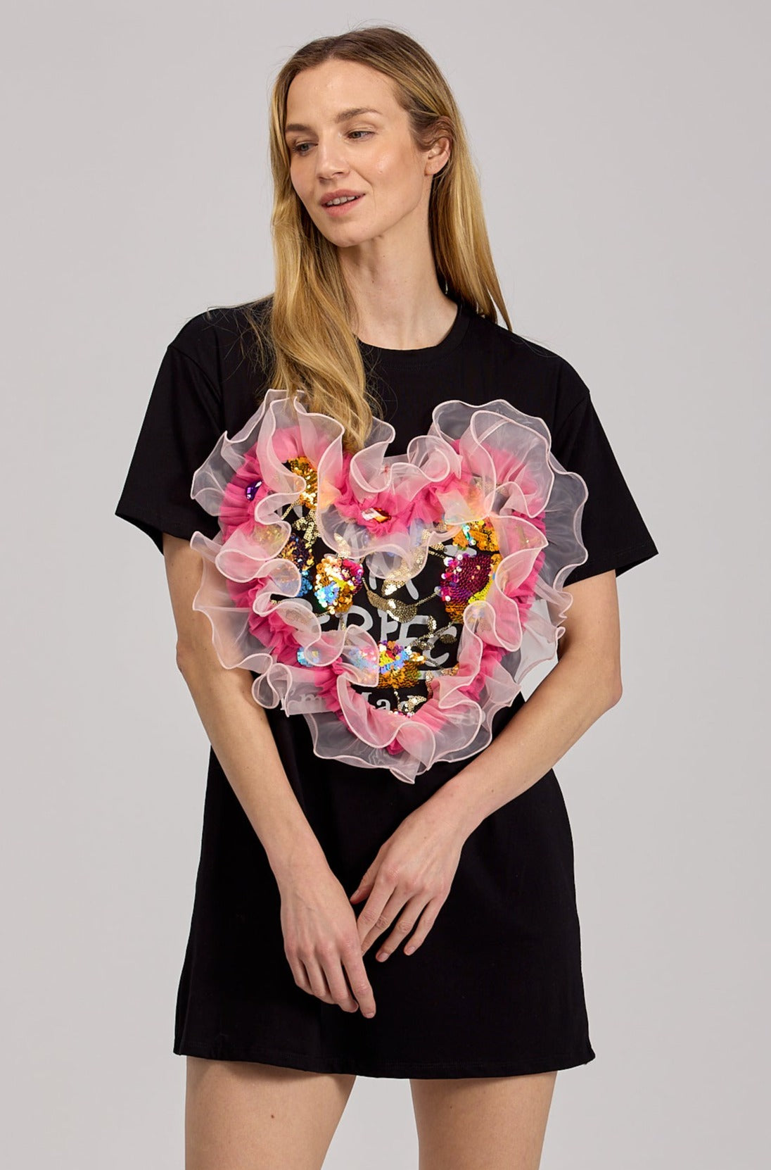 Sukienka T-shirtowa z Tiulowym Sercem i Cekinami Czarna
