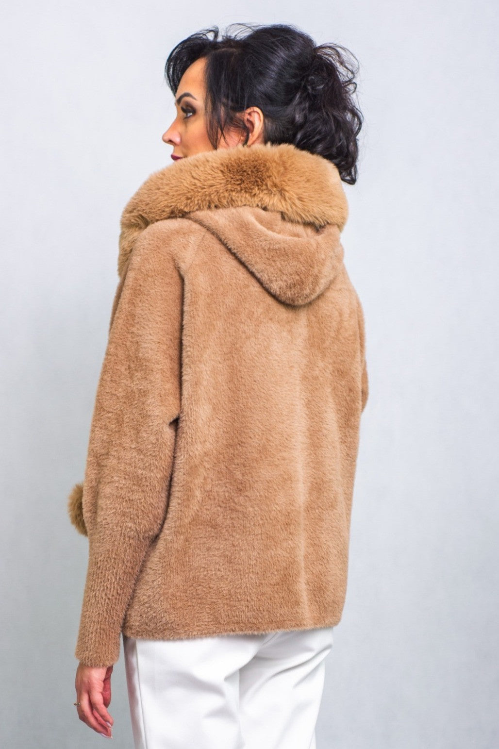 Sweter Rozpinany z Futerkowym Kapturem Beżowy