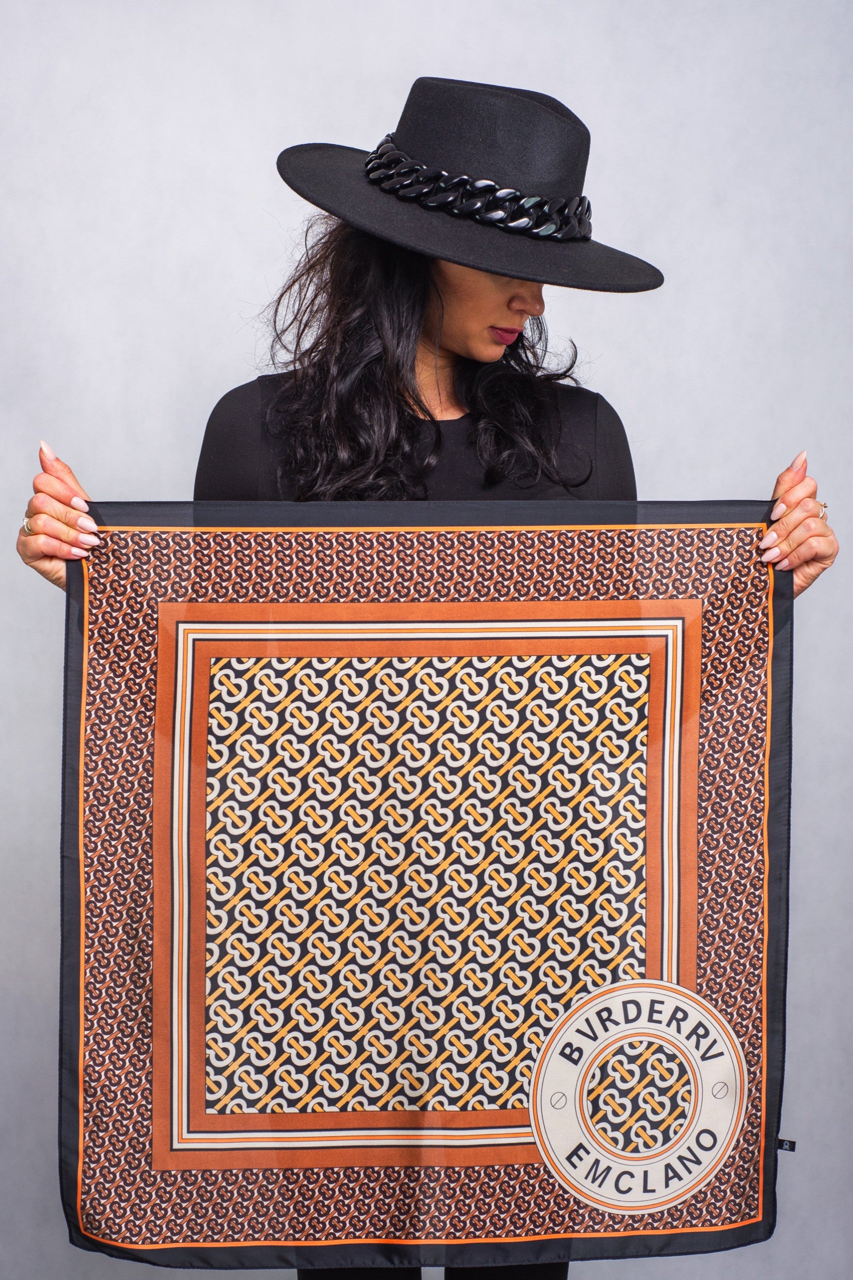 Apaszka Mała 68x68cm