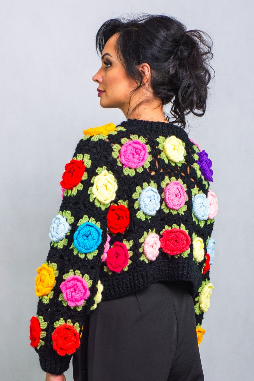 Sweter Hand Made z Kolorowymi Kwiatami Czarny